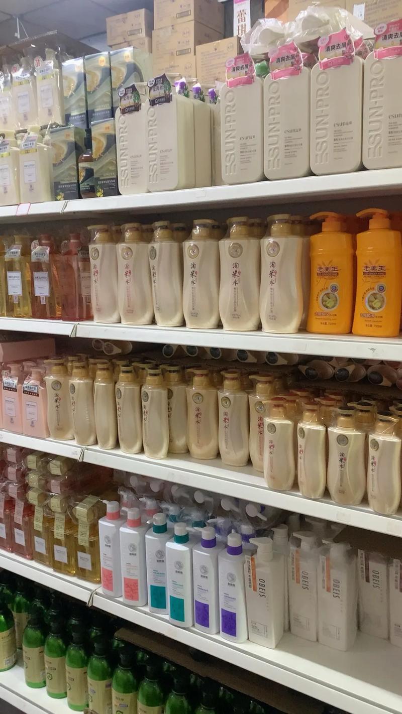 曉航化妝品批發 誠信經營，質量第一，歡迎新老客戶光臨